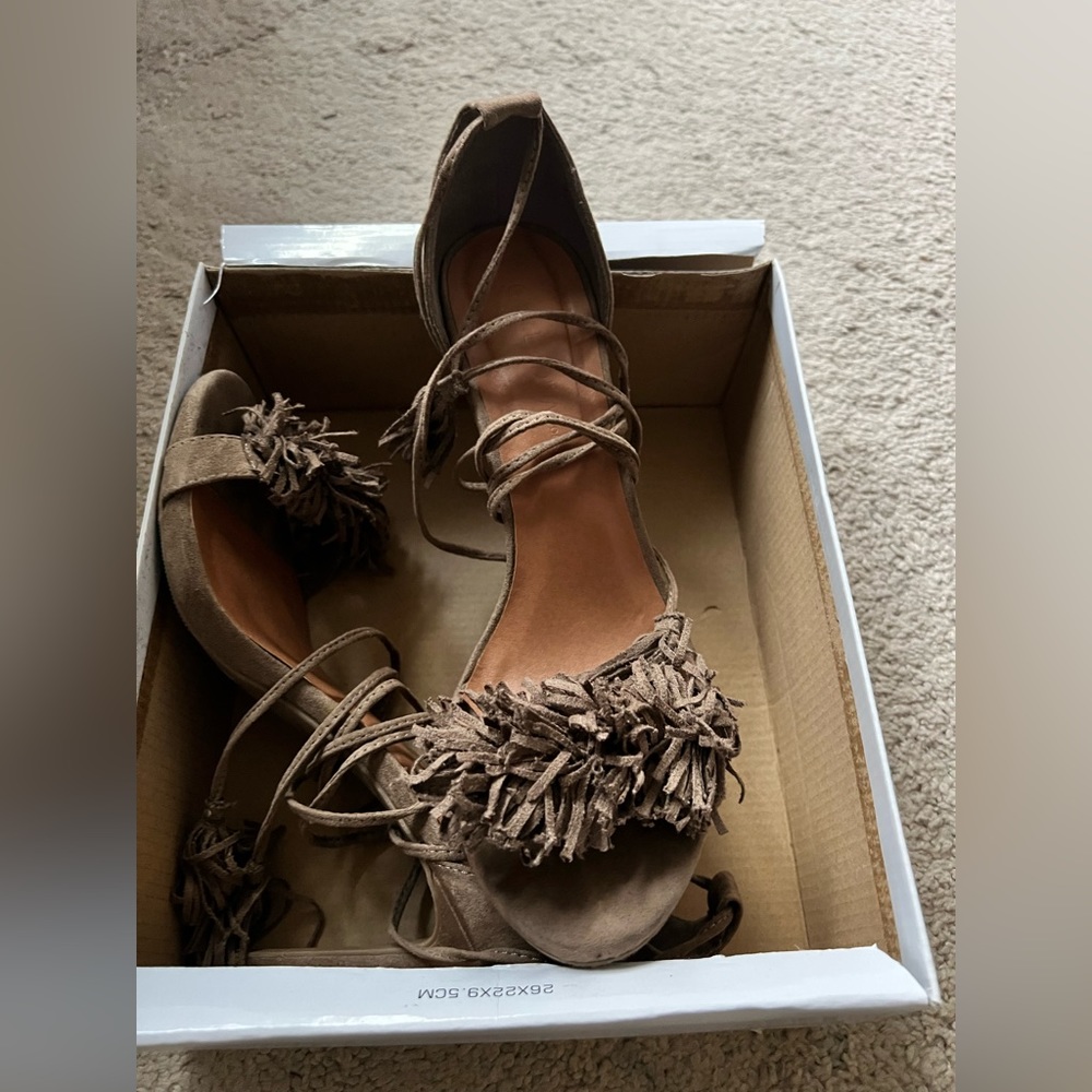 Wild diva! Sexy heels